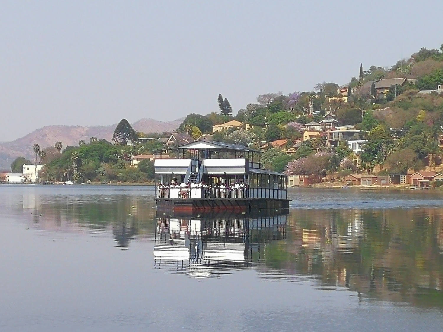 boat-cruise-on-hartbeespoort-dam